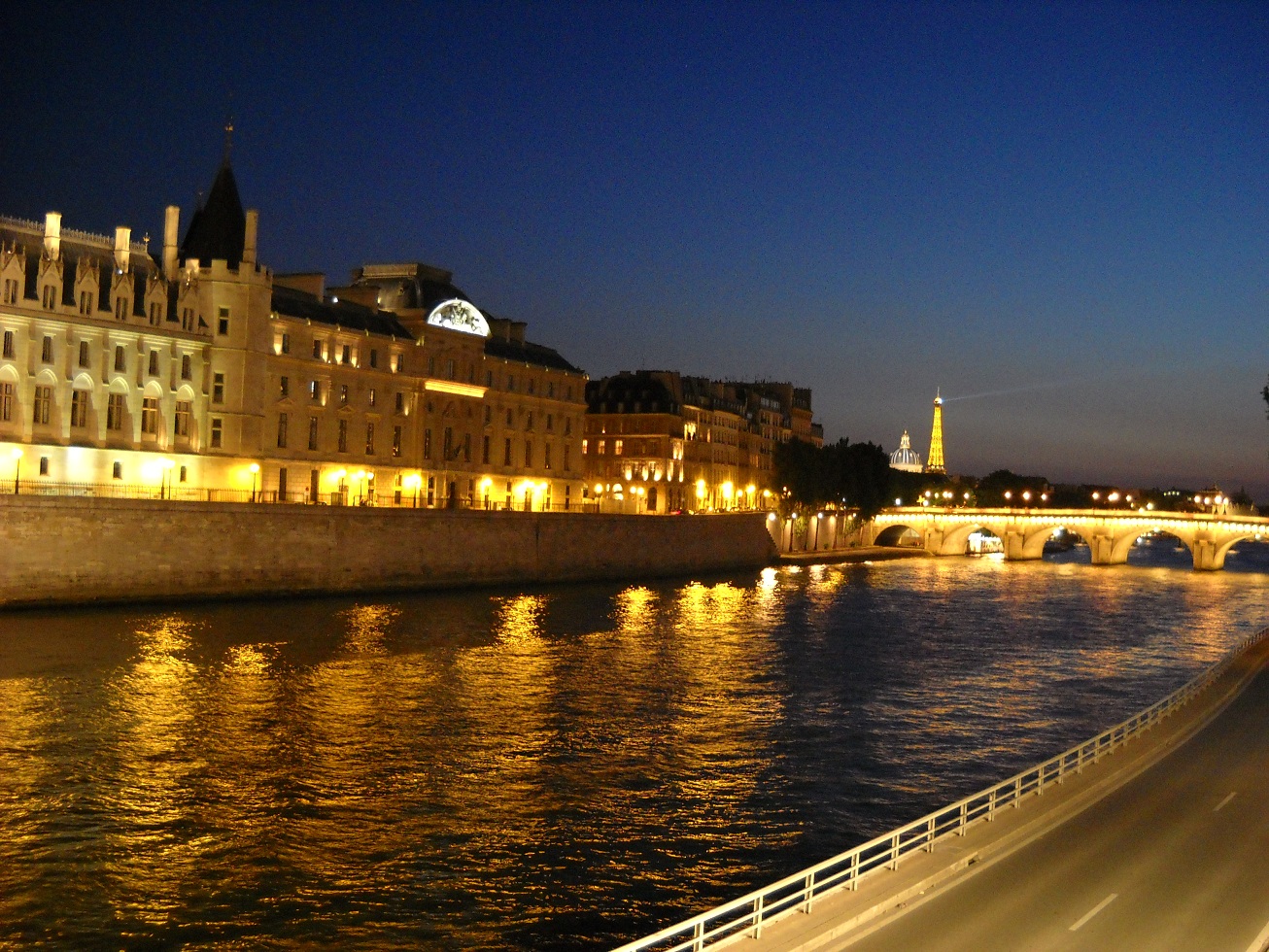 Sungai Seine Paris