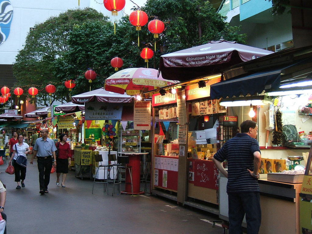 Belanja di Chinatown Street Market di Singapura