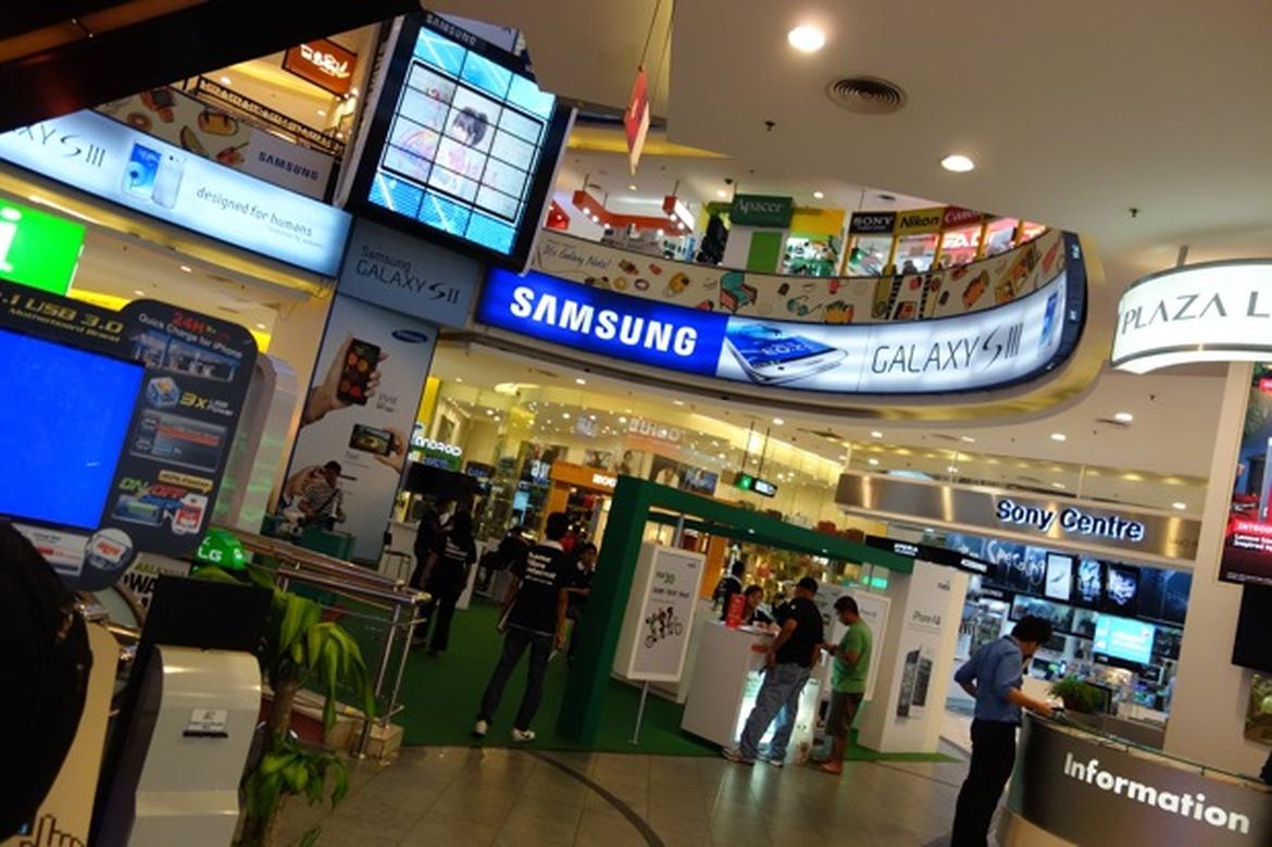 Low Yat Plaza Shopping Mall Belanja di Kuala Lumpur