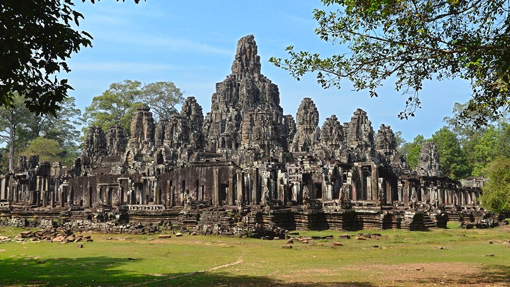 Candi Bayon Temple - Tempat Wisata Kamboja