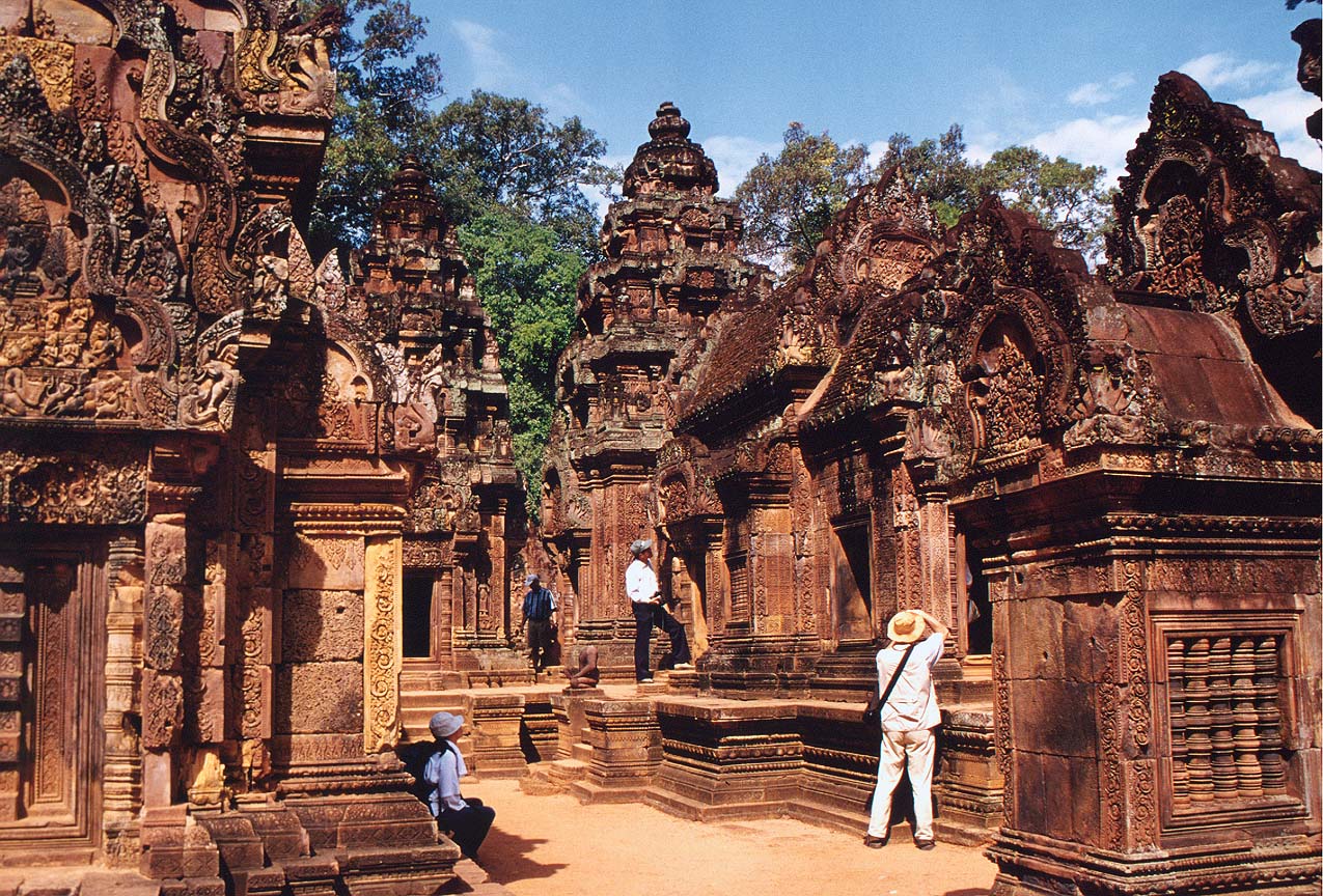 Banteay Srei - Tempat Wisata Kamboja
