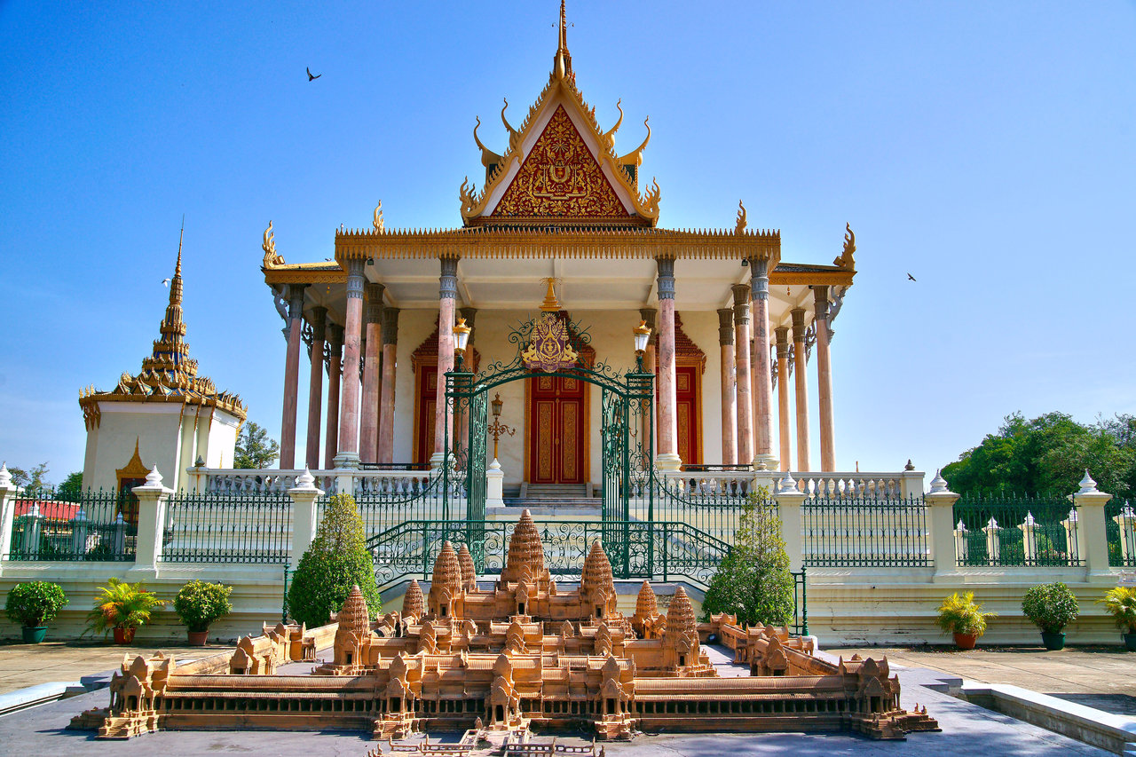 Silver Pagoda - Tempat Wisata Kamboja