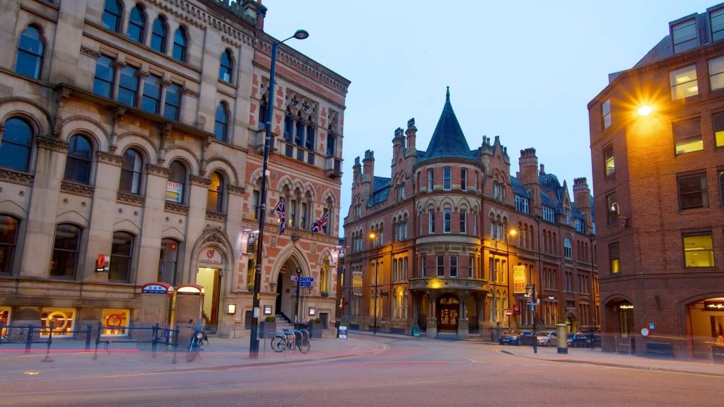 Albert Square - Tempat Wisata Terbaik di Manchester Inggris