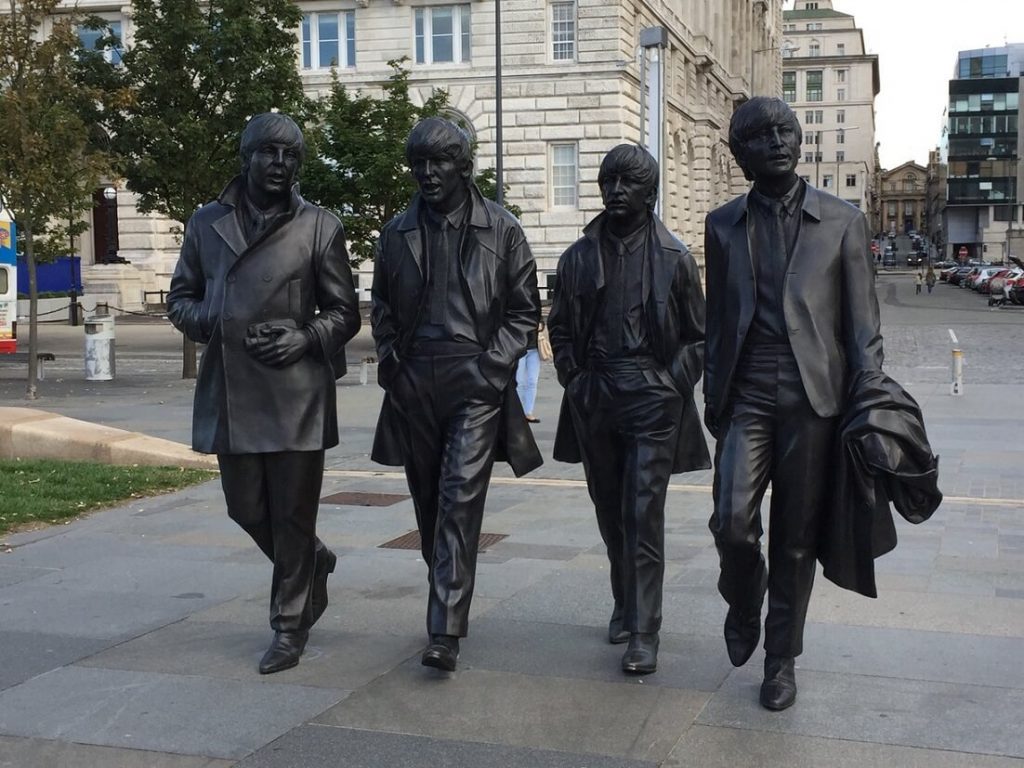 Tempat Wisata Terbaik di Liverpool Inggris - Beatles Statue - Patung Beatles