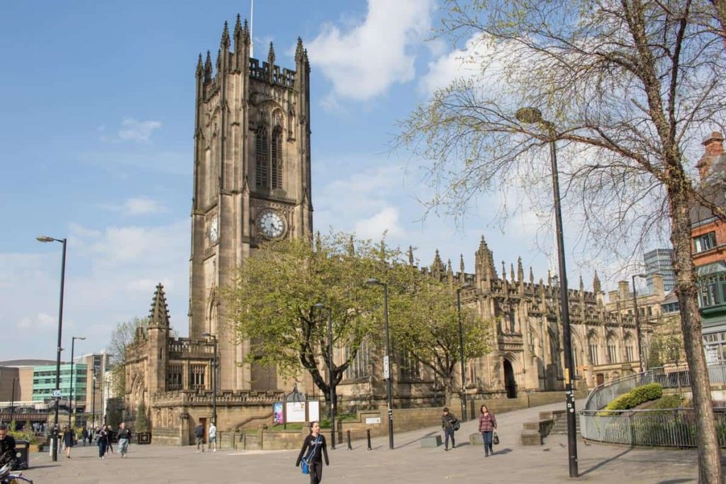 Manchester Cathedral - Tempat Wisata Terbaik di Manchester Inggris