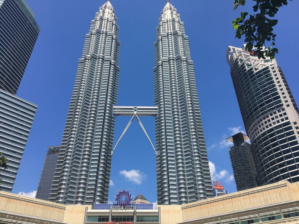 Malaysia di menara kembar Cara Menuju