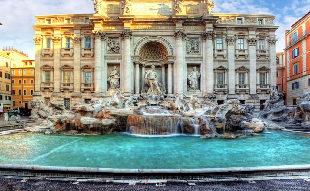 Air Mancur Trevi Fountain - Gambar dan Foto Tempat Wisata Terkenal di Roma Italia