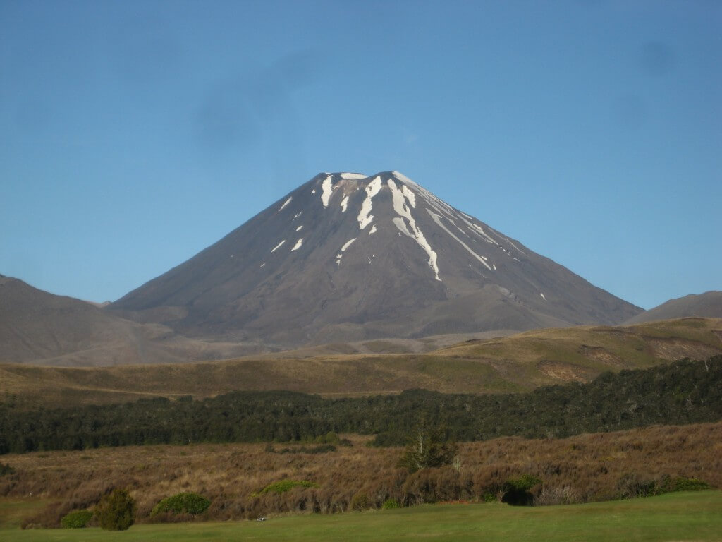 Mount Ngauruhoe - Gambar Foto Tempat Wisata Favorit di Selandia Baru - New Zealand