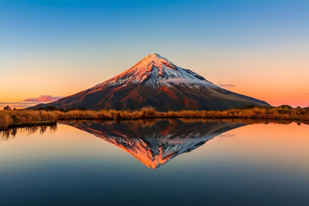 Mount Taranaki - Gambar Foto Tempat Wisata Favorit di Selandia Baru - New Zealand