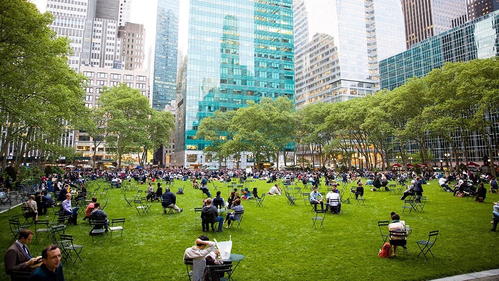 Bryant Park - Top Tourist Attractions Pictures and Photos in New York USA
