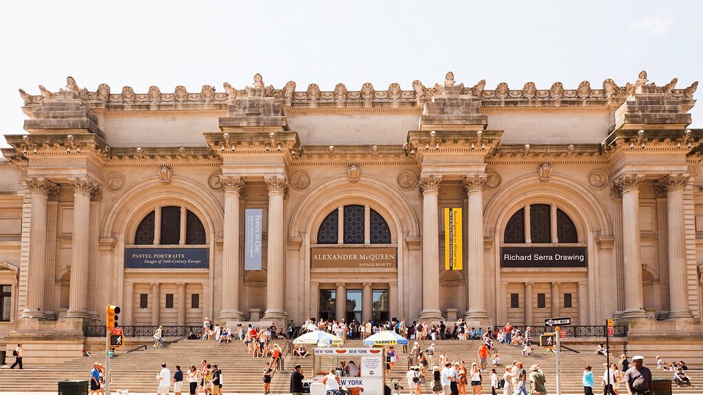 Metropolitan Museum of Art - Top Tourist Attractions Pictures and Photos in New York USA