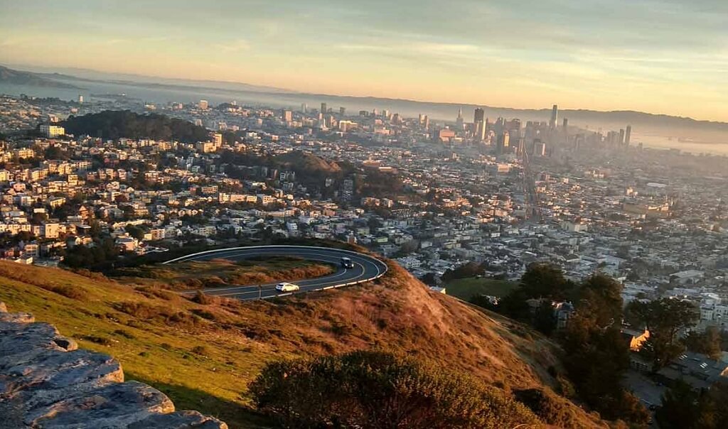 Twin Peaks - Pictures and Photos of the Best Tourist Attractions in San Francisco USA