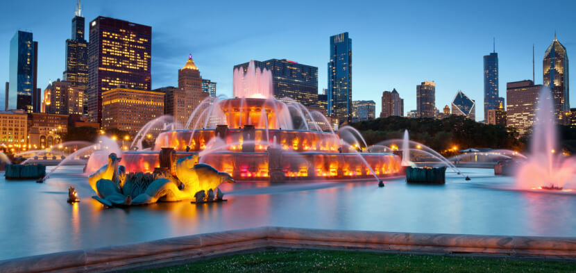 Buckingham Fountain - Top Tourist Attractions Pictures and Photos in Chicago USA