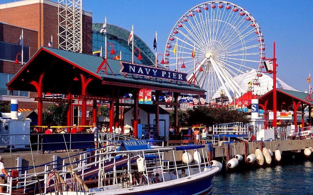 Navy Pier - Top Tourist Attractions Pictures and Photos in Chicago USA