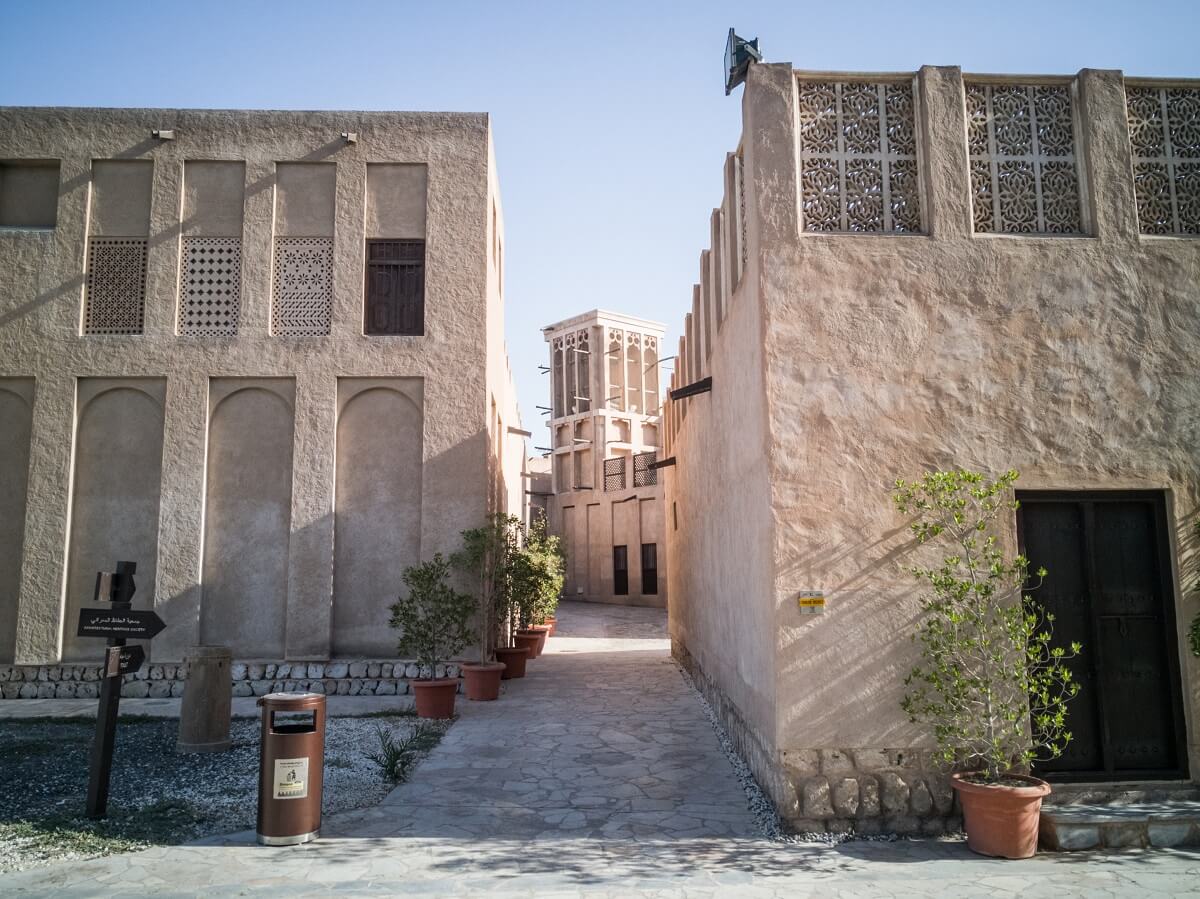 Al Fahidi Historical District - Gambar Foto Tempat Wisata Terbaik di Dubai