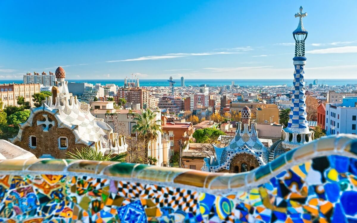 Park Güell - Gambar Foto Tempat Wisata Terbaik di Barcelona Spanyol
