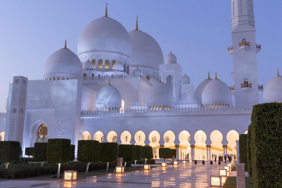 Sheikh Zayed Grand Mosque Center - Gambar Foto Tempat Wisata Terbaik di Abu Dhabi