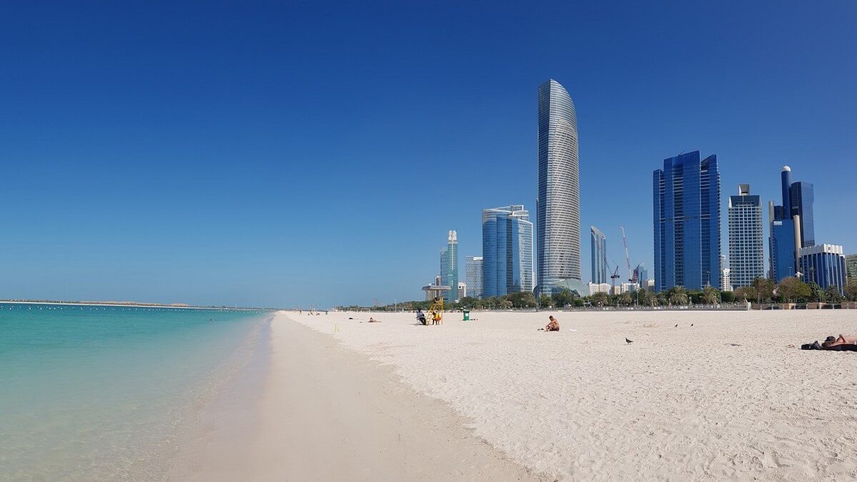 Corniche Beach - Gambar Foto Tempat Wisata Terbaik di Abu Dhabi