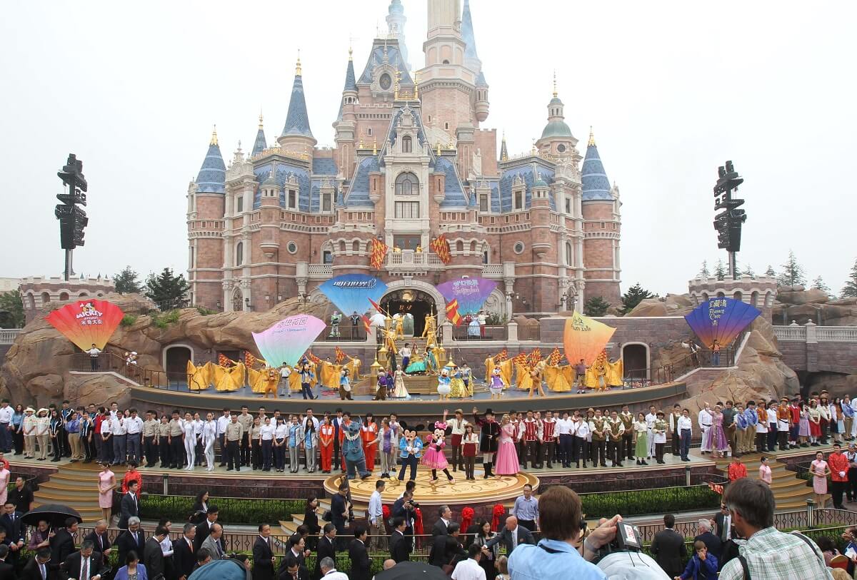 Shanghai Disney Resort - Gambar Foto Tempat Wisata Terkenal di Shanghai China