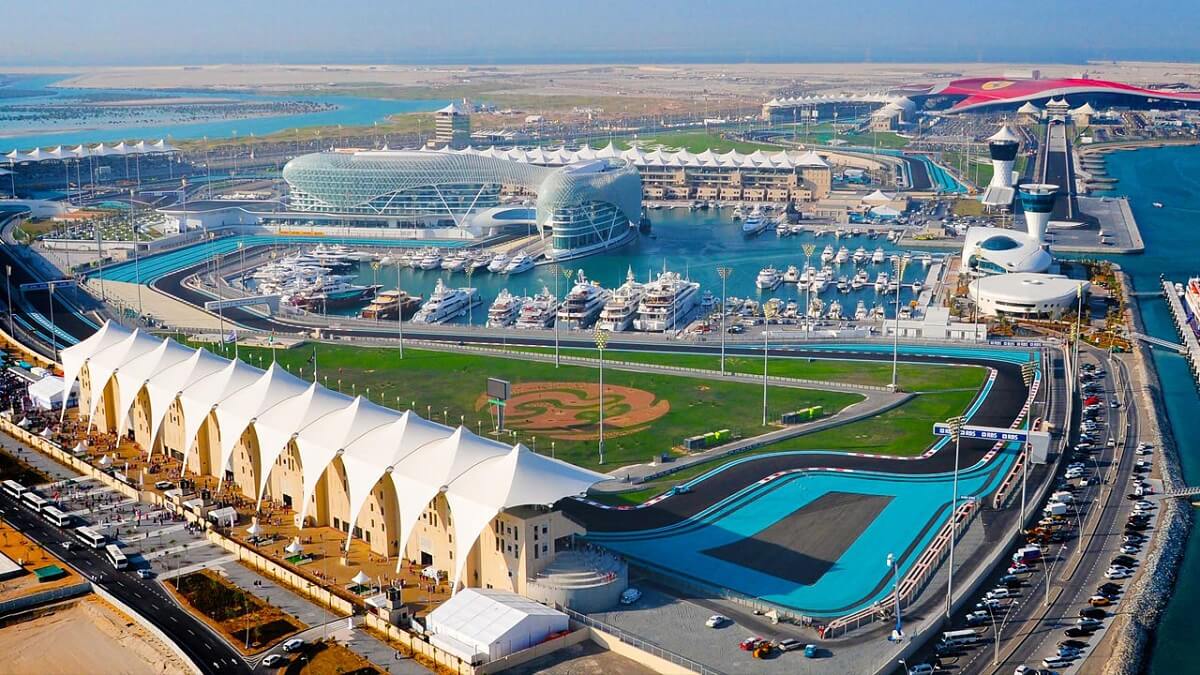 Yas Island - Gambar Foto Tempat Wisata Terbaik di Abu Dhabi