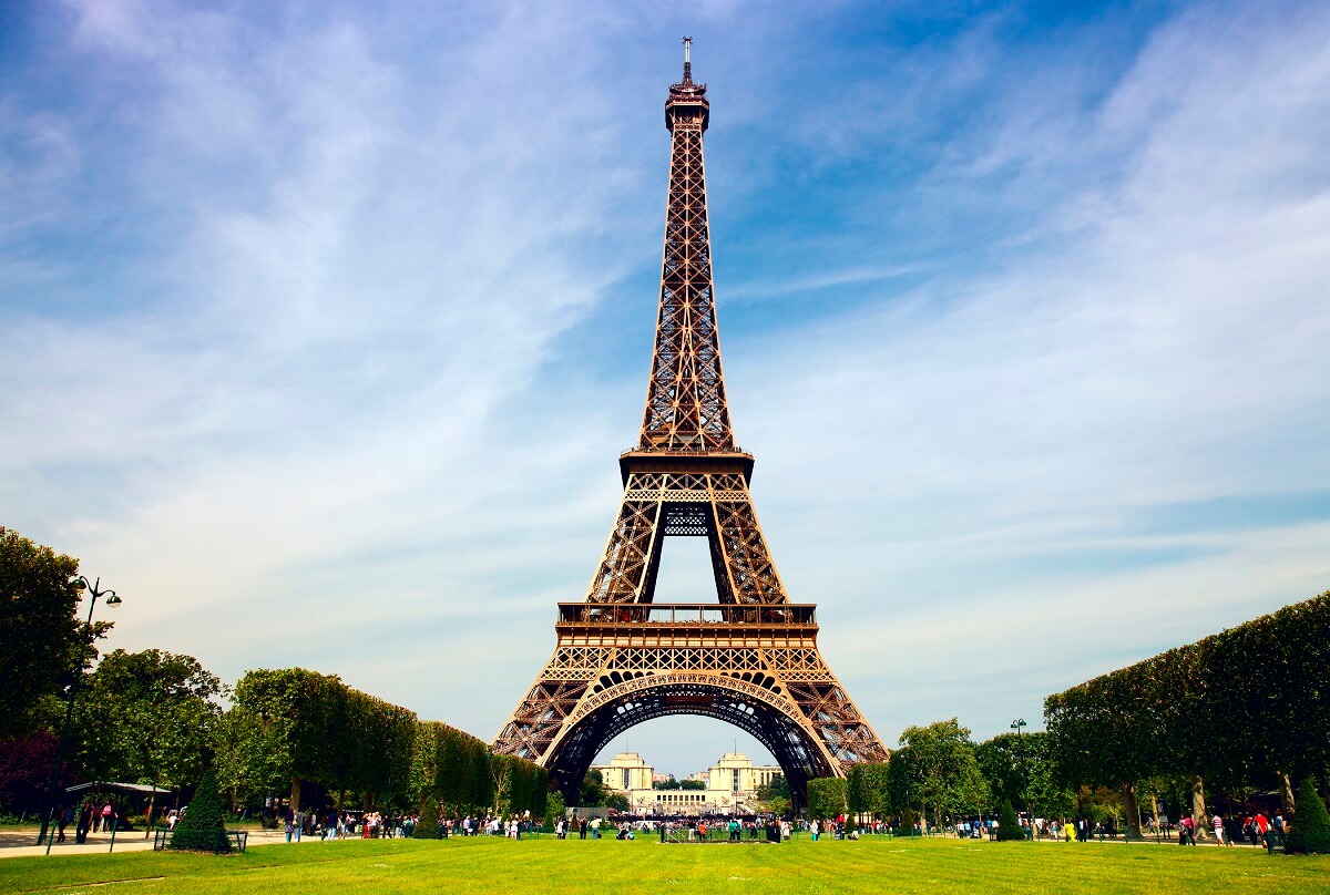 Menara Eiffel - Gambar Foto Tempat Wisata Terkenal di Paris Perancis