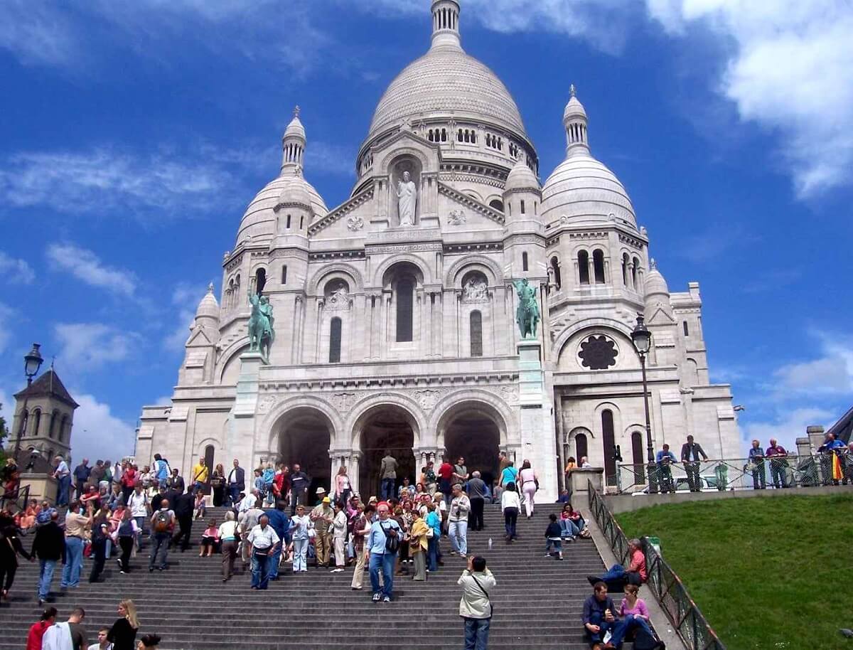 Montmartre - Gambar Foto Tempat Wisata Terkenal di Paris Perancis