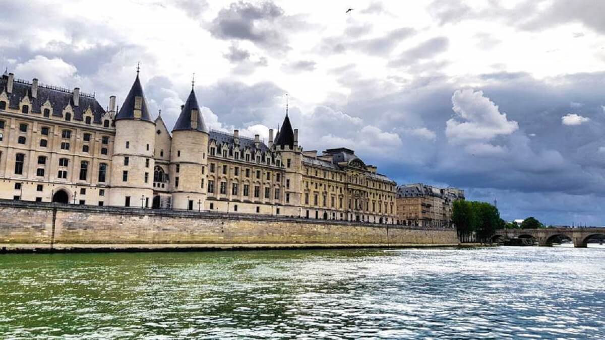 Conciergerie - Gambar Foto Tempat Wisata Terkenal di Paris Perancis