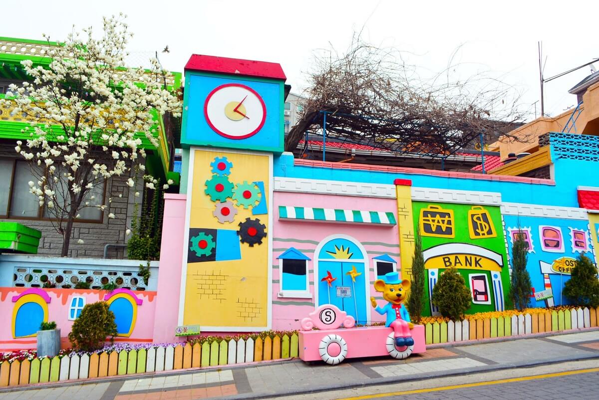 Songwol-dong Fairy Tale Village - Gambar Foto Tempat Wisata Terkenal di Incheon Korea Selatan