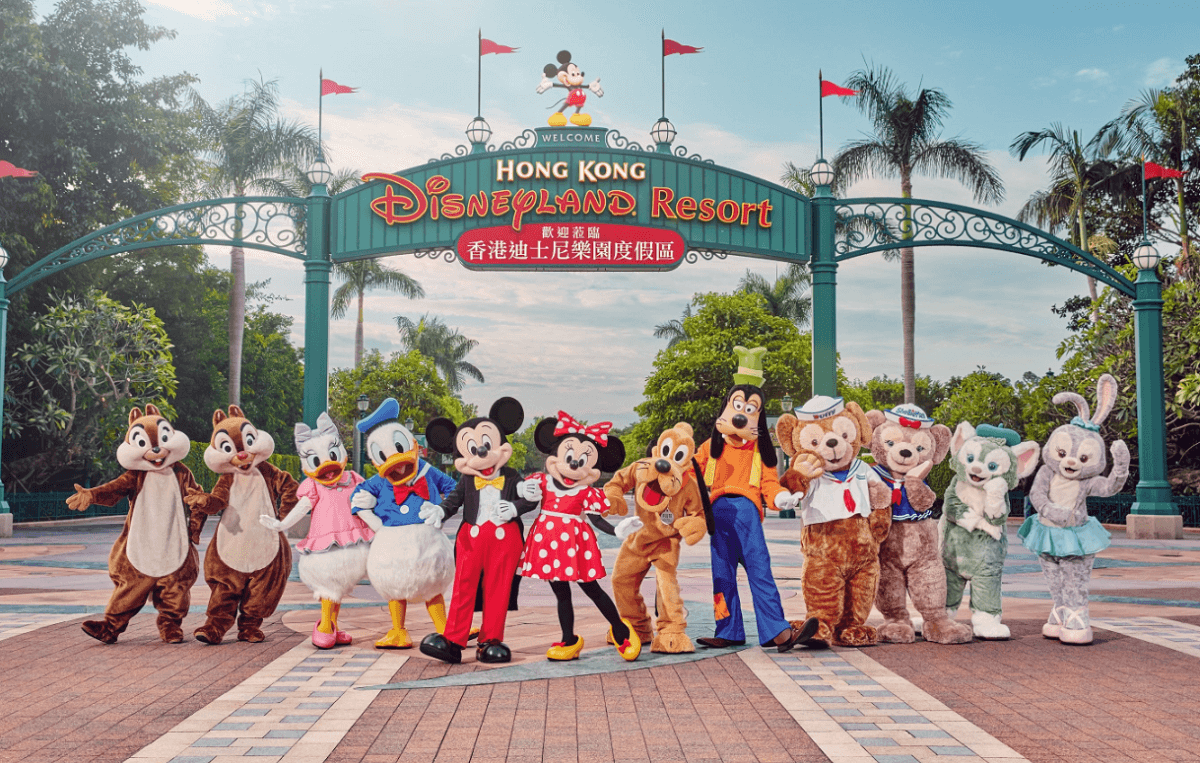 Hong Kong Disneyland - Gambar Foto Tempat Wisata Terkenal di Hong Kong