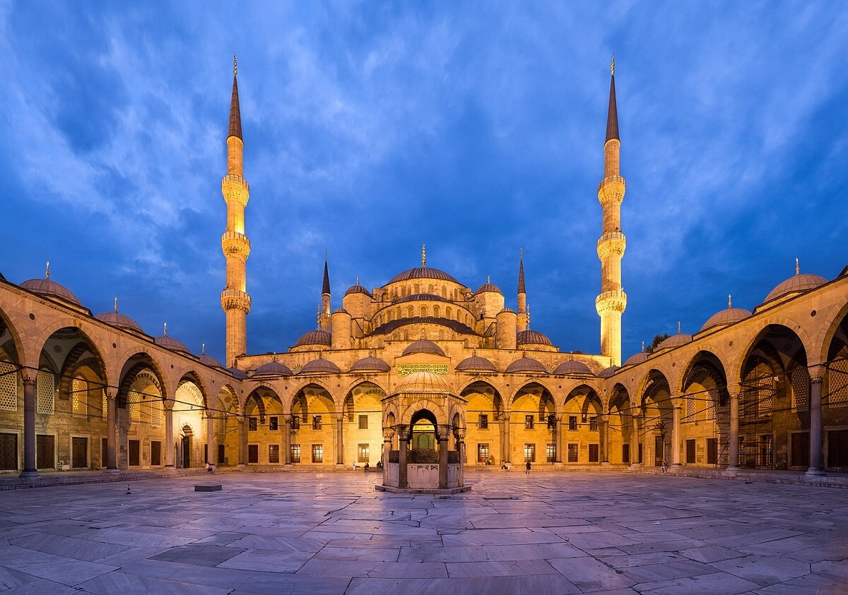 Masjid Sultan Ahmed (The Blue Mosque) - Gambar Foto Tempat Wisata Terkenal dan Favorit di Turki
