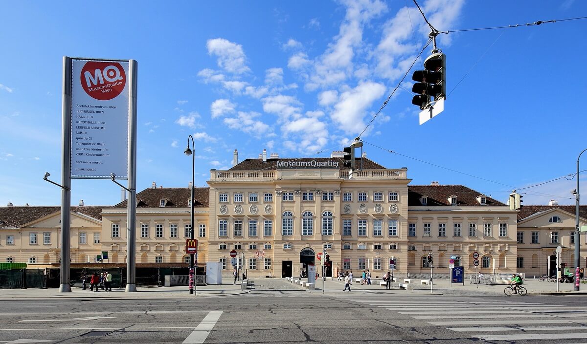 Museumsquartier - Gambar Foto Tempat Wisata Terkenal di Austria