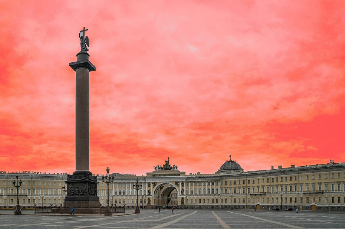 Palace Square - Gambar Foto Tempat Wisata Terkenal di Rusia