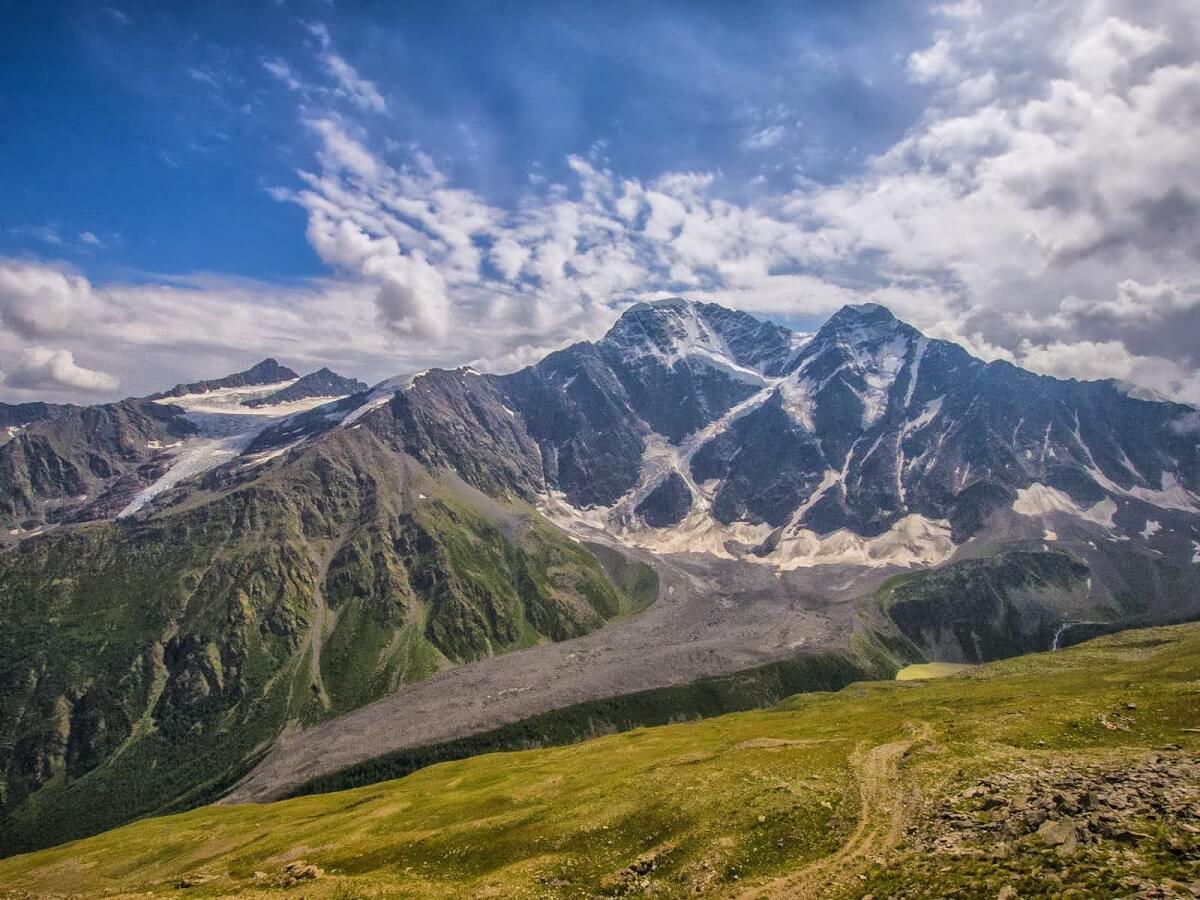 Gambar Gunung Elbrus - Mount Elbrus - Gambar Foto Tempat Wisata Terkenal di Rusia