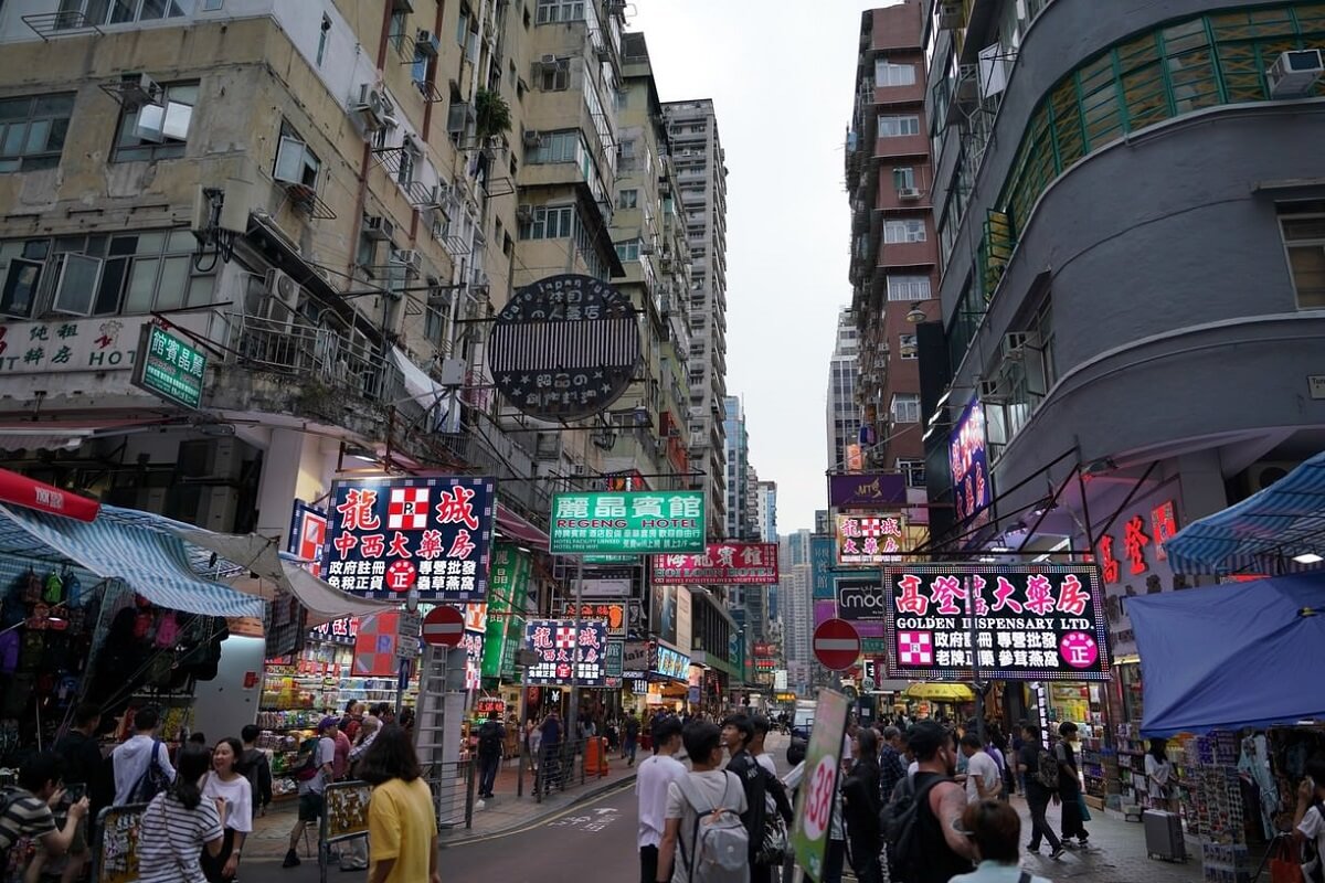 Tung Choi Street - Gambar Foto Tempat Wisata Terkenal di Hong Kong
