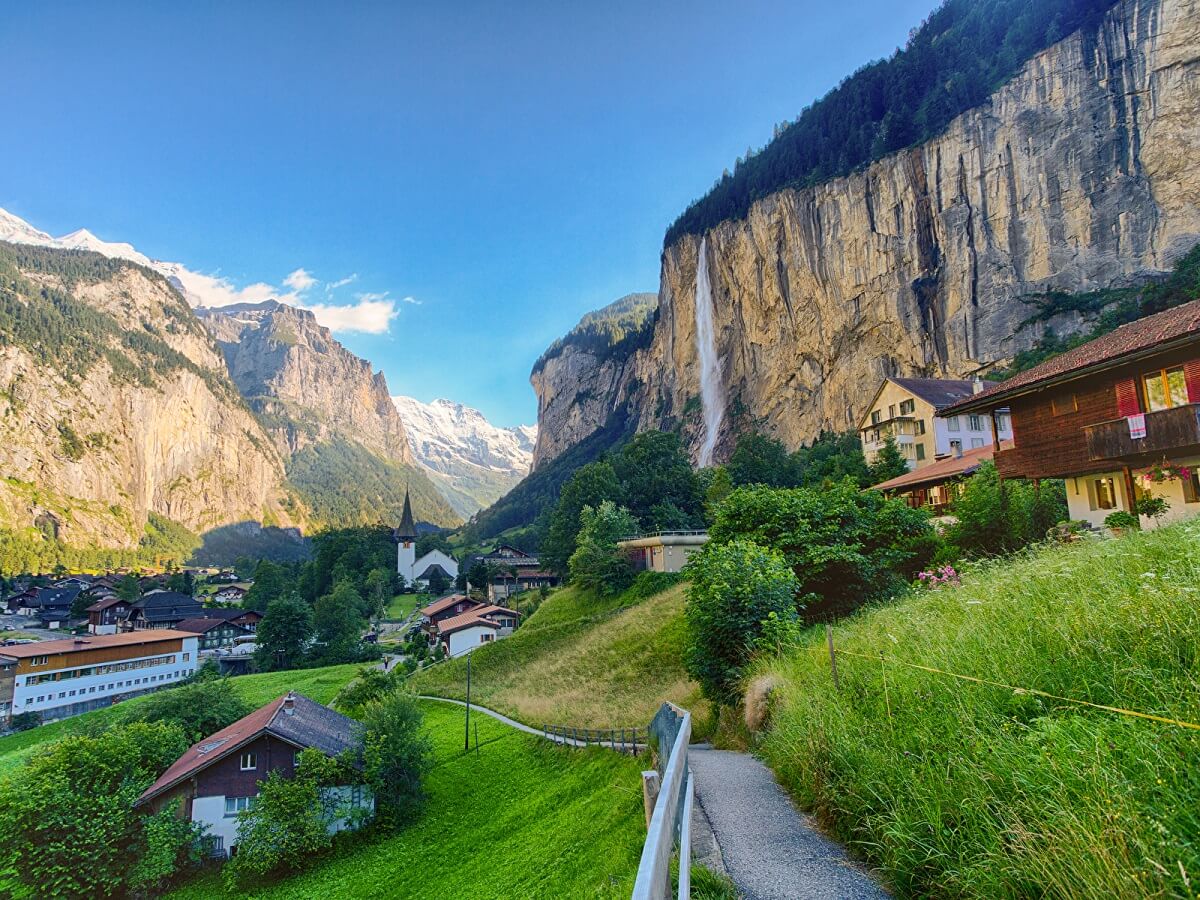 Staubbach Falls - Gambar Foto Tempat Wisata Terkenal di Swiss