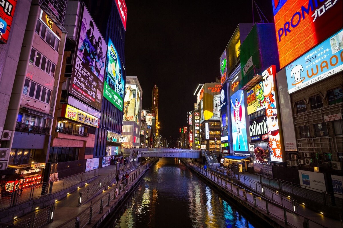 Dōtonbori - Gambar Foto Tempat Wisata Terkenal di Osaka Jepang