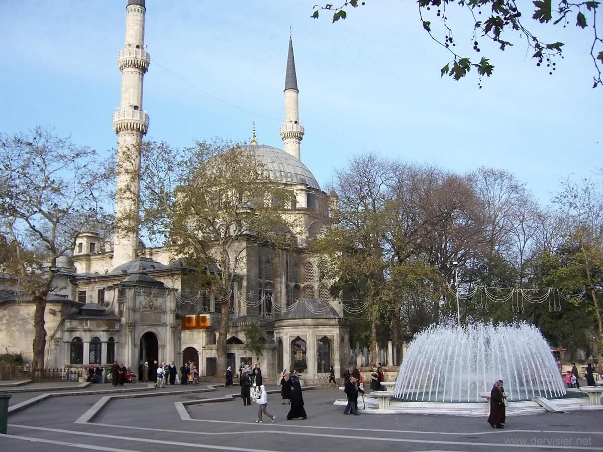 Eyüp Sultan Mosque - Gambar Foto Tempat Wisata Terkenal dan Favorit di Turki