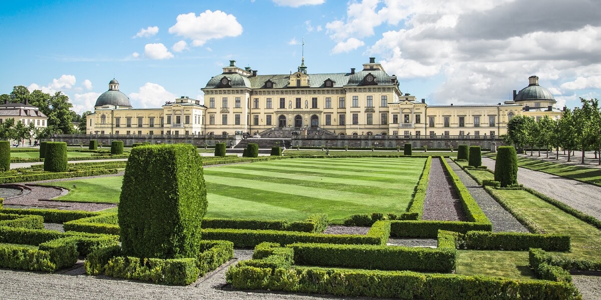 Istana Drottningholm - Gambar Foto Tempat Wisata Terkenal di Swedia