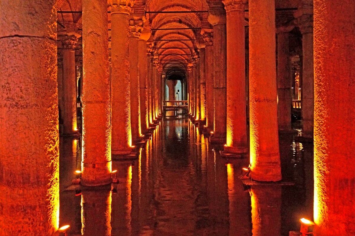 Basilika Cistern - Gambar Foto Tempat Wisata Terkenal dan Favorit di Turki