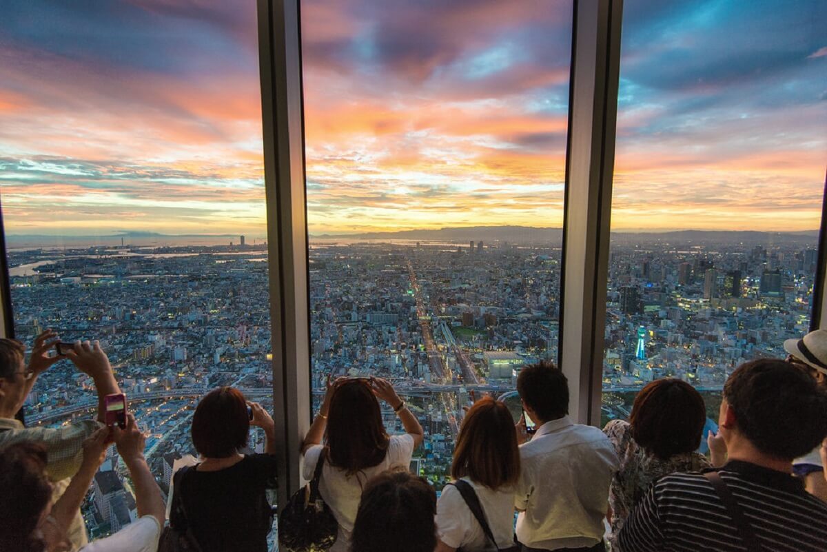 Abeno Harukas 300 - Gambar Foto Tempat Wisata Terkenal di Osaka Jepang