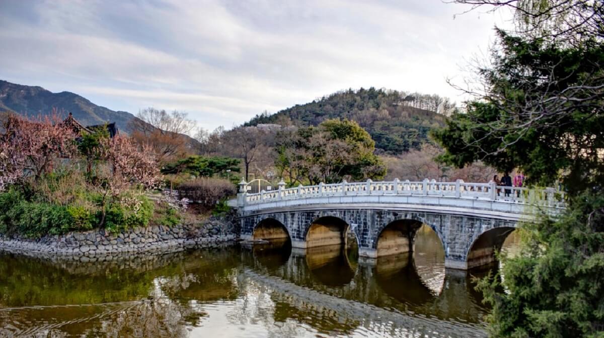 Duryu Park - Gambar Foto Tempat Wisata Terkenal di Daegu Korea Selatan