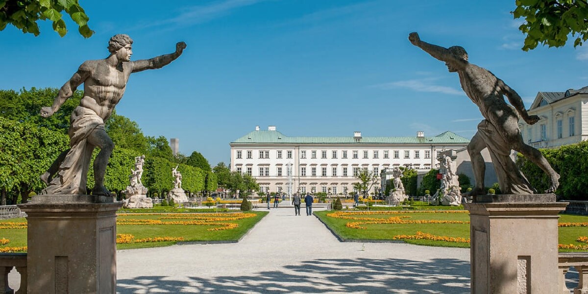 Istana Mirabell - Gambar Foto Tempat Wisata Terkenal di Austria
