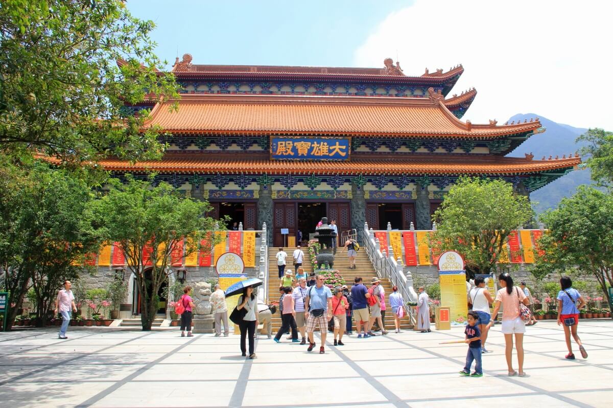 Po Lin Monastery - Gambar Foto Tempat Wisata Terkenal di Hong Kong