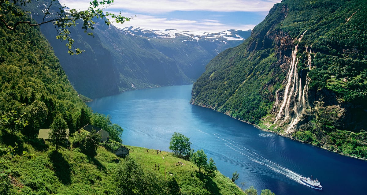 Geirangerfjord - Gambar Foto Tempat Wisata Terkenal di Norwegia