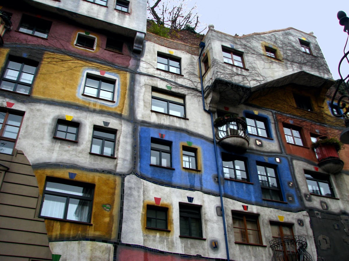 Hundertwasserhaus - Gambar Foto Tempat Wisata Terkenal di Vienna Austria
