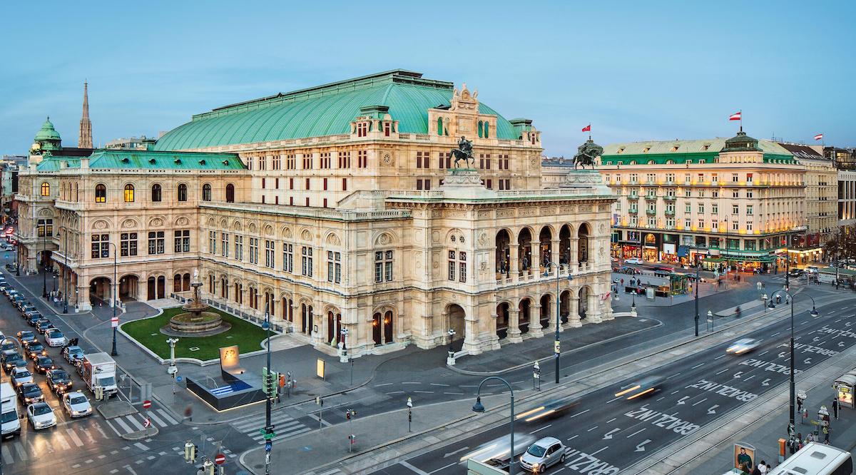 Wiener Staatsoper - Gambar Foto Tempat Wisata Terkenal di Vienna Austria