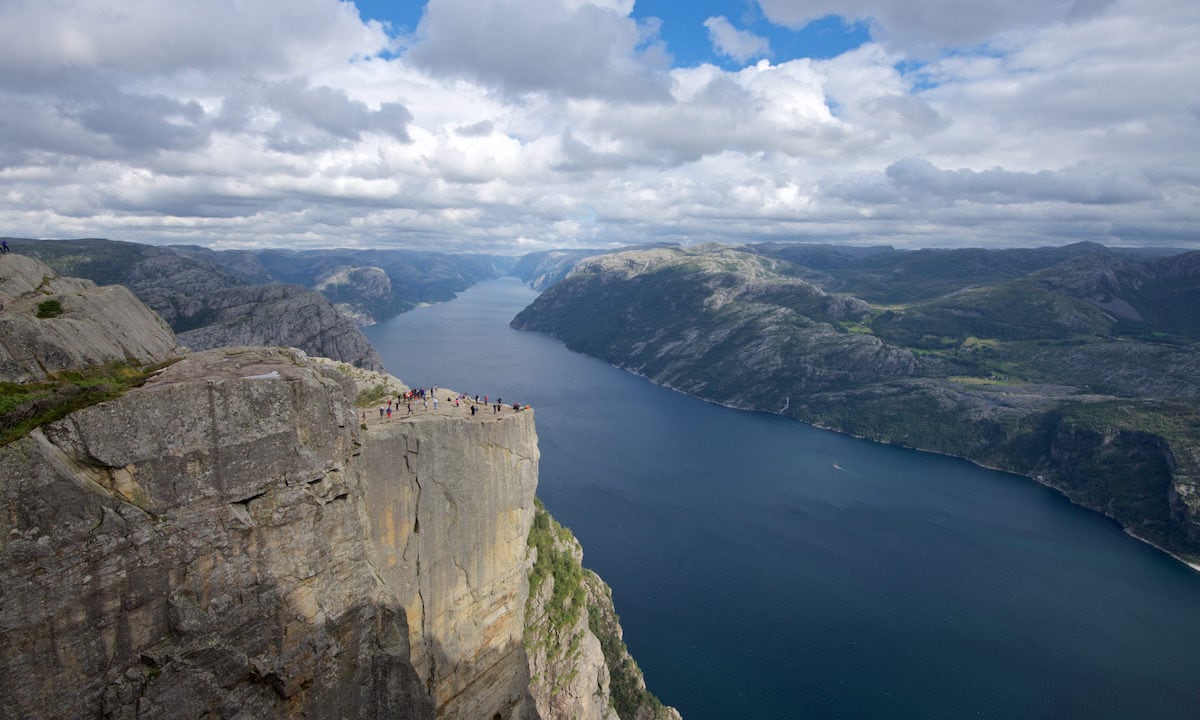Lysefjord - Gambar Foto Tempat Wisata Terkenal di Norwegia