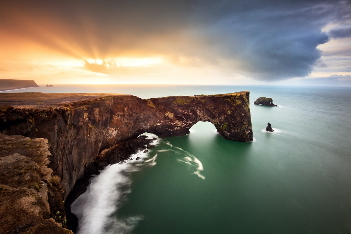 Dyrhólaey - Tempat Wisata Terkenal dan Favorit di Islandia