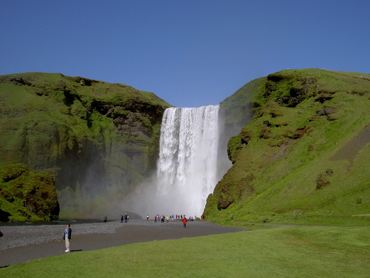 Skógafoss - Tempat Wisata Terkenal dan Favorit di Islandia