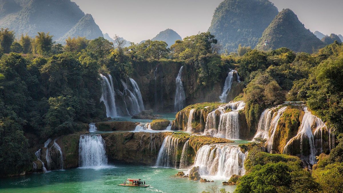 Ban Gioc Water Falls - Tempat Wisata Terkenal dan Favorit di Vietnam